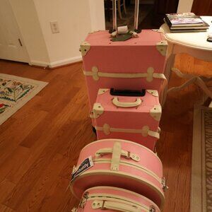 4-Piece Steamline Luggage Set, Large suitcase, carryon suitcase,  two hatboxes